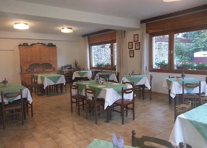 Hotel Oasi 3*